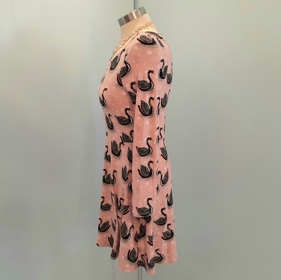 Dress - Picture 5 of 12